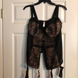 Black lace bustier